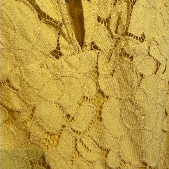 Monteau Los Angeles Sleeveless Golden Yellow Lace Overlay Blouse size M - Picture 7 of 8